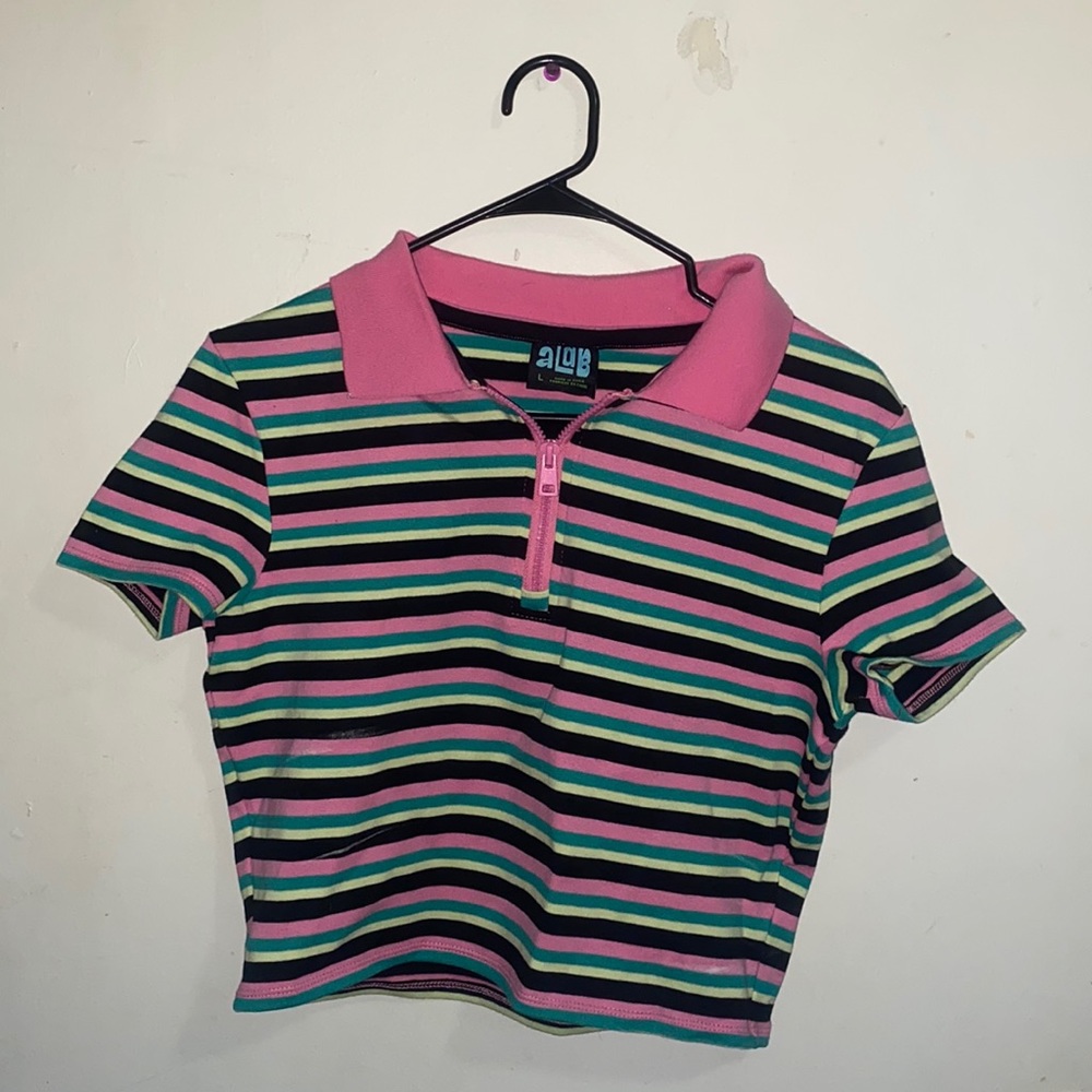 aLaB woman’s crop tee